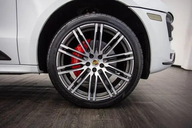 2015 Porsche Macan Turbo