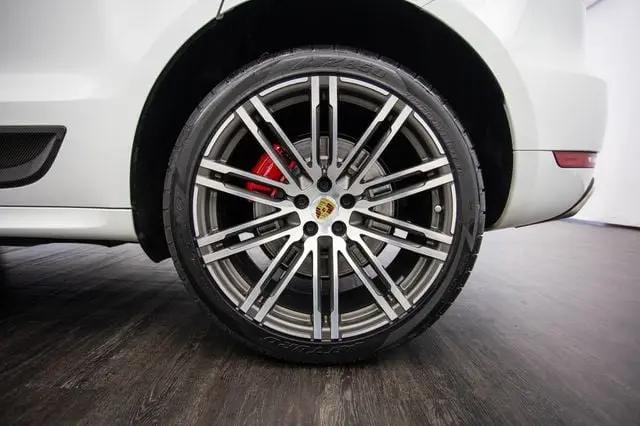2015 Porsche Macan Turbo