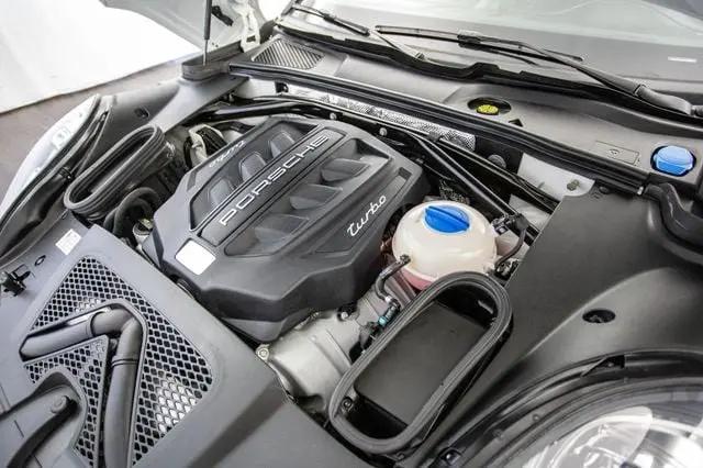 2015 Porsche Macan Turbo