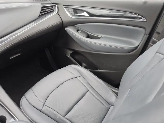 2023 Buick Enclave Essence FWD