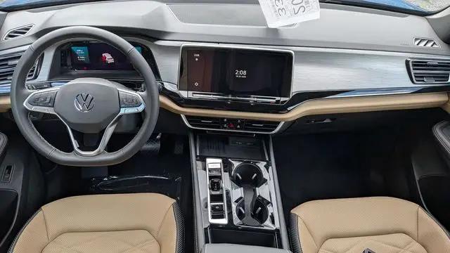 2026 Volkswagen Atlas Cross Sport SE with Technology