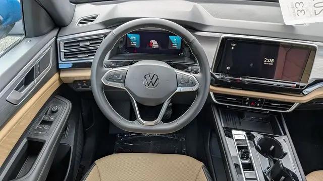2026 Volkswagen Atlas Cross Sport SE with Technology