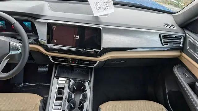 2026 Volkswagen Atlas Cross Sport SE with Technology
