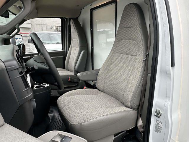 2025 Chevrolet Express Cutaway 4500 Van