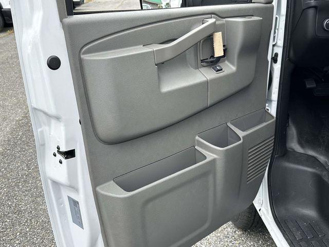 2025 Chevrolet Express Cutaway 4500 Van