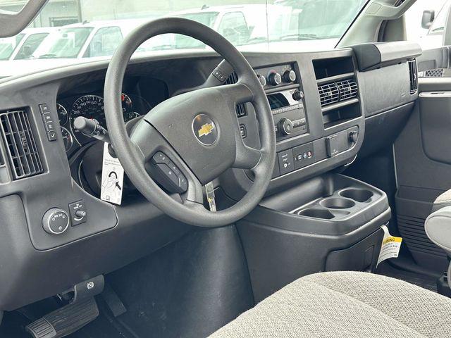 2025 Chevrolet Express Cutaway 4500 Van