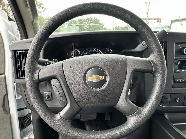 2025 Chevrolet Express Cutaway 4500 Van