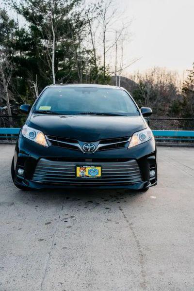 2020 Toyota Sienna XLE