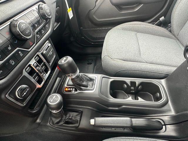 2025 Jeep Wrangler 4-Door Summit 4x4