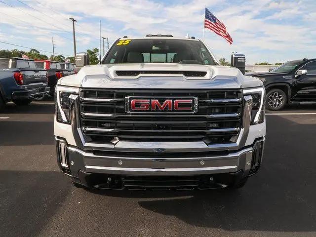 2025 GMC Sierra 2500HD 4WD Crew Cab Standard Bed SLT