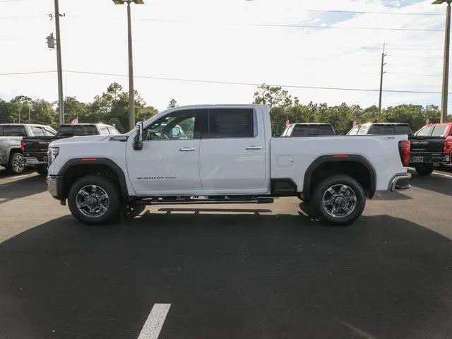 2025 GMC Sierra 2500HD 4WD Crew Cab Standard Bed SLT