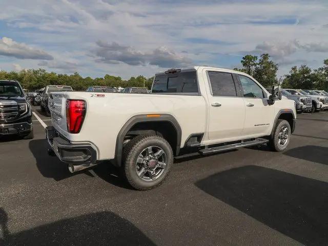 2025 GMC Sierra 2500HD 4WD Crew Cab Standard Bed SLT