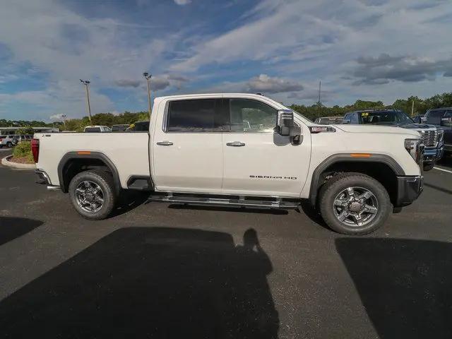 2025 GMC Sierra 2500HD 4WD Crew Cab Standard Bed SLT