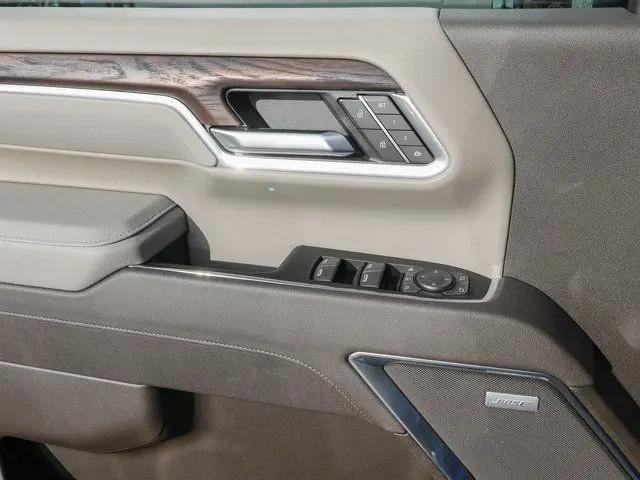 2025 GMC Sierra 2500HD 4WD Crew Cab Standard Bed SLT