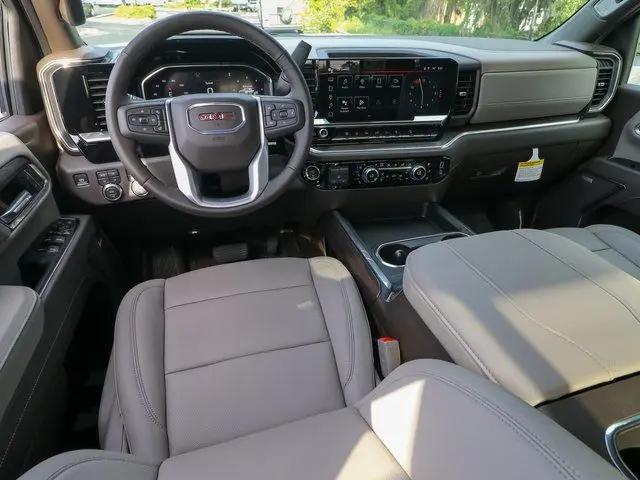 2025 GMC Sierra 2500HD 4WD Crew Cab Standard Bed SLT