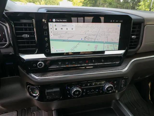 2025 GMC Sierra 2500HD 4WD Crew Cab Standard Bed SLT