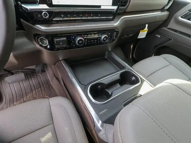2025 GMC Sierra 2500HD 4WD Crew Cab Standard Bed SLT