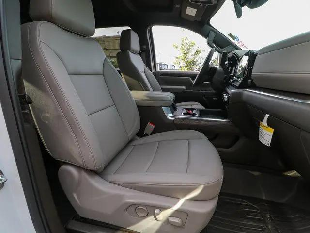 2025 GMC Sierra 2500HD 4WD Crew Cab Standard Bed SLT