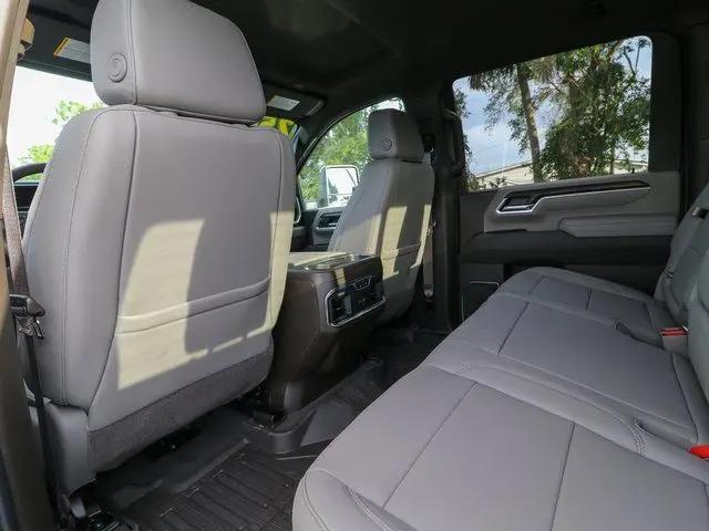 2025 GMC Sierra 2500HD 4WD Crew Cab Standard Bed SLT