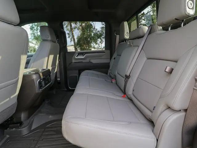 2025 GMC Sierra 2500HD 4WD Crew Cab Standard Bed SLT