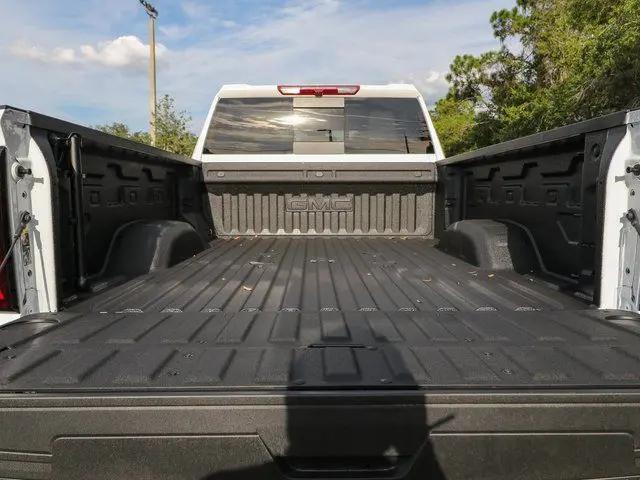 2025 GMC Sierra 2500HD 4WD Crew Cab Standard Bed SLT