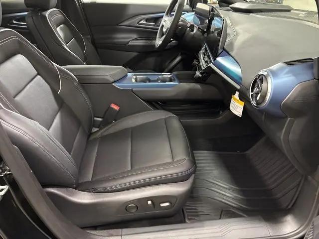 2025 Chevrolet Equinox LT 2
