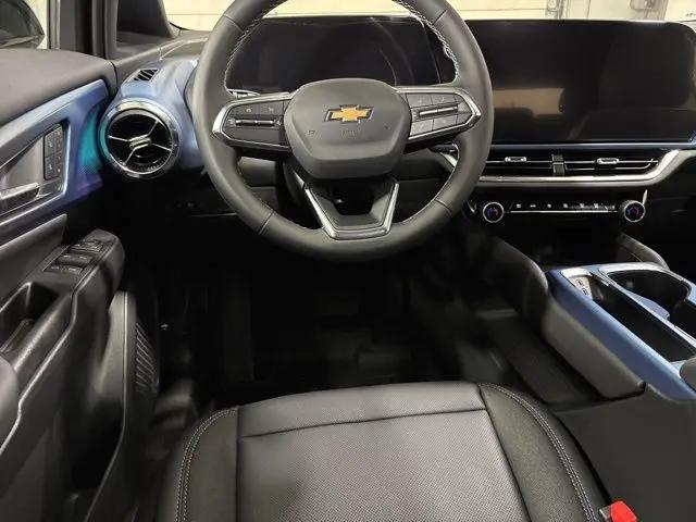 2025 Chevrolet Equinox LT 2