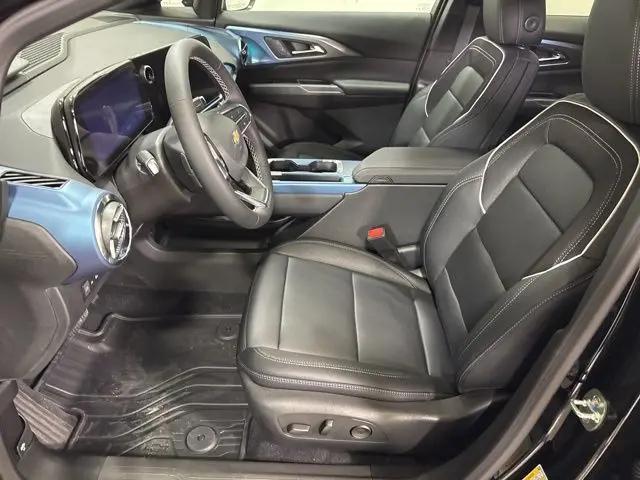 2025 Chevrolet Equinox LT 2