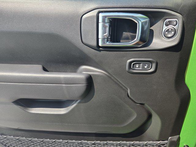 2025 Jeep Wrangler 4-Door Summit 4x4