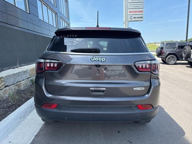 2022 Jeep Compass Latitude FWD