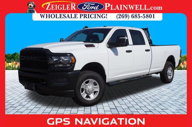 2024 RAM 3500 Tradesman Crew Cab 4x4 8 Box