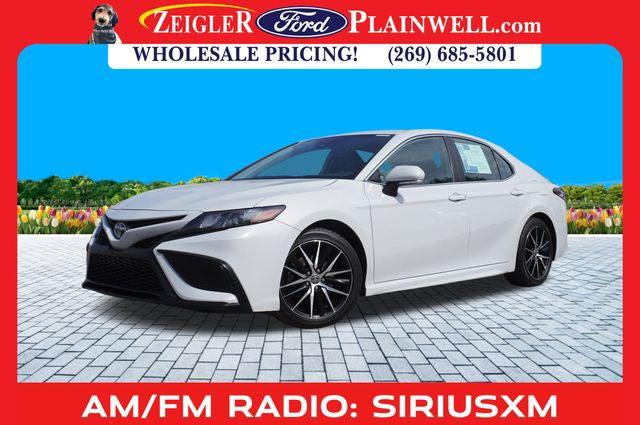2022 Toyota Camry SE Hybrid 2022 Toyota Camry SE Hybrid