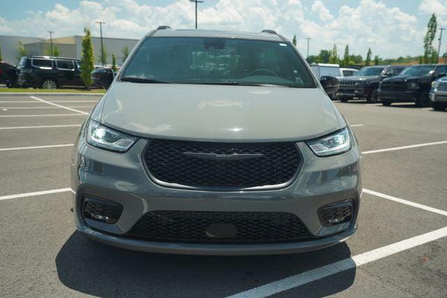 2025 Chrysler Pacifica Hybrid Premiuim S Appearance Package