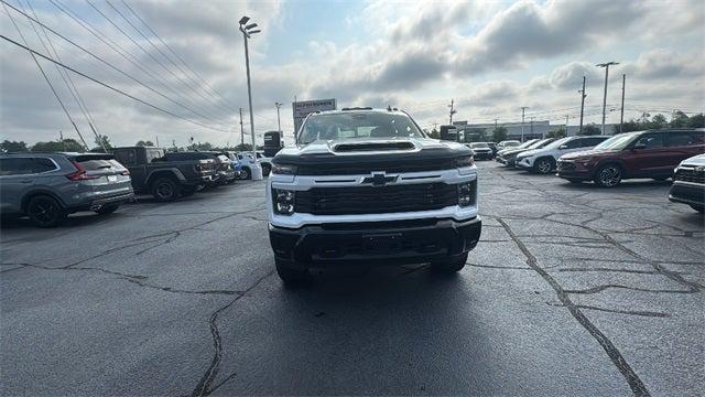 2025 Chevrolet Silverado 2500HD 4WD Crew Cab Standard Bed Custom