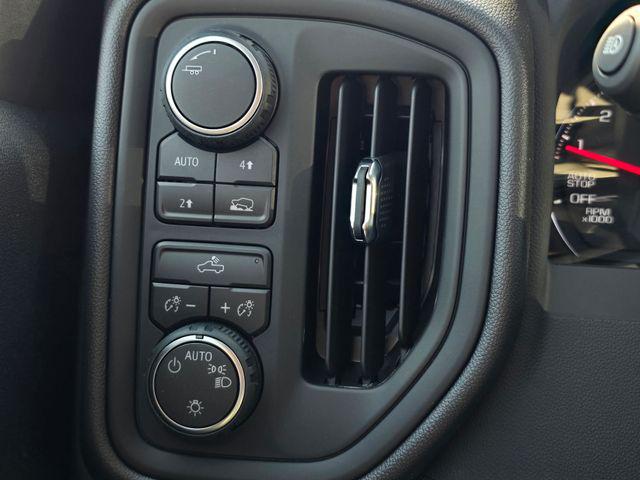 2025 Chevrolet Silverado 1500 4WD Crew Cab Short Bed Custom