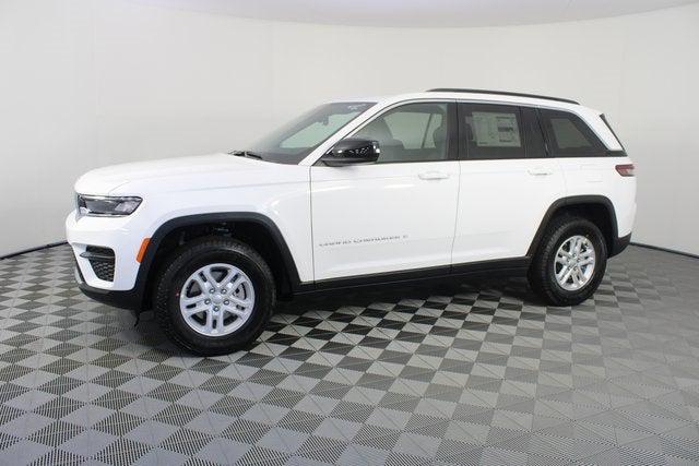 2025 Jeep Grand Cherokee GRAND CHEROKEE LAREDO 4X4