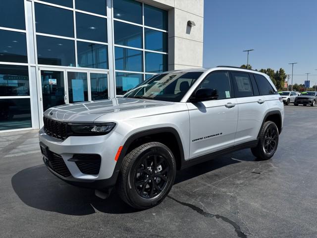 2025 Jeep Grand Cherokee GRAND CHEROKEE ALTITUDE 4X4