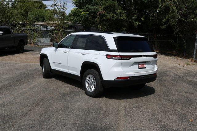 2025 Jeep Grand Cherokee GRAND CHEROKEE LAREDO 4X2