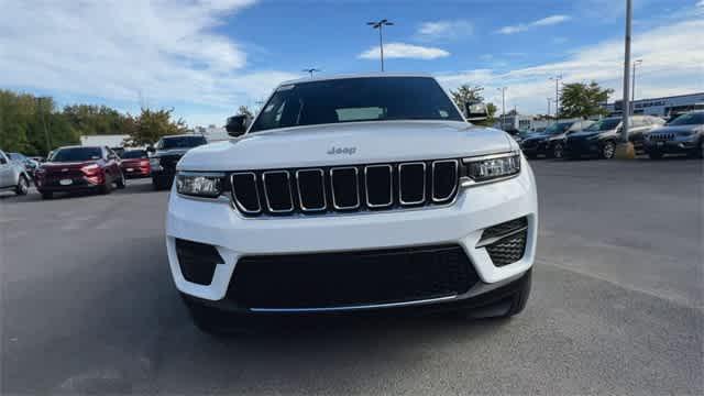 2025 Jeep Grand Cherokee GRAND CHEROKEE LAREDO X 4X4