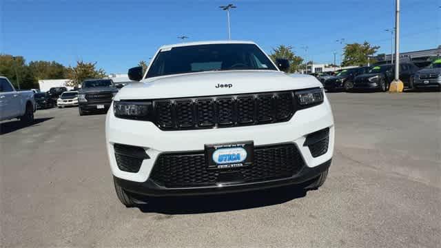 2025 Jeep Grand Cherokee GRAND CHEROKEE ALTITUDE 4X4
