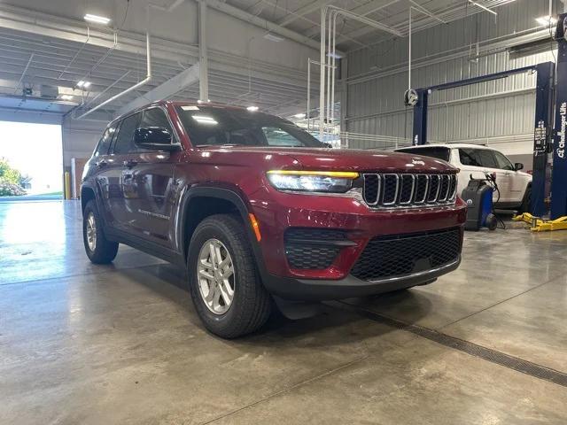 2025 Jeep Grand Cherokee GRAND CHEROKEE LAREDO 4X4 2025 Jeep Grand Cherokee GRAND CHEROKEE LAREDO 4X4