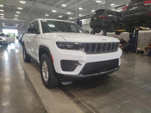2025 Jeep Grand Cherokee GRAND CHEROKEE LAREDO 4X4 2025 Jeep Grand Cherokee GRAND CHEROKEE LAREDO 4X4