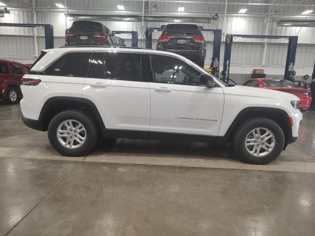 2025 Jeep Grand Cherokee GRAND CHEROKEE LAREDO 4X4 2025 Jeep Grand Cherokee GRAND CHEROKEE LAREDO 4X4