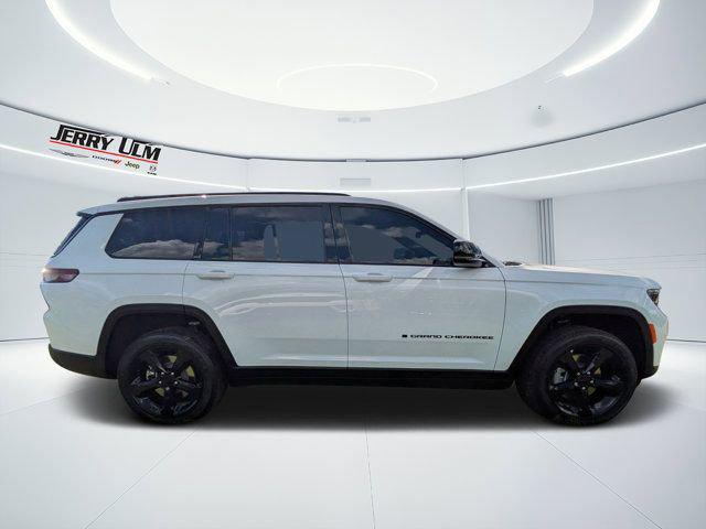 2025 Jeep Grand Cherokee GRAND CHEROKEE L ALTITUDE 4X4
