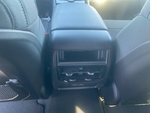 2025 Jeep Grand Cherokee Laredo 4x4