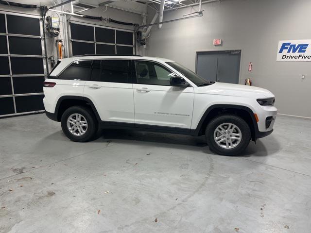 2025 Jeep Grand Cherokee GRAND CHEROKEE LAREDO 4X2