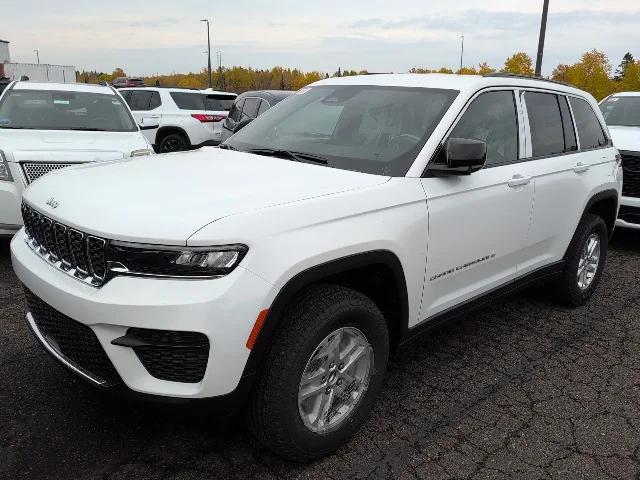 2025 Jeep Grand Cherokee GRAND CHEROKEE LAREDO 4X4 2025 Jeep Grand Cherokee GRAND CHEROKEE LAREDO 4X4