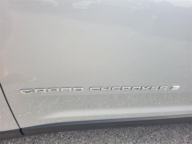 2025 Jeep Grand Cherokee GRAND CHEROKEE L LAREDO 4X2