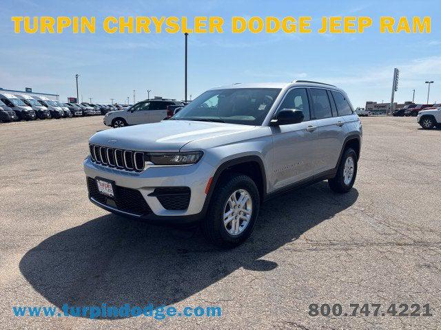2025 Jeep Grand Cherokee GRAND CHEROKEE LAREDO 4X4