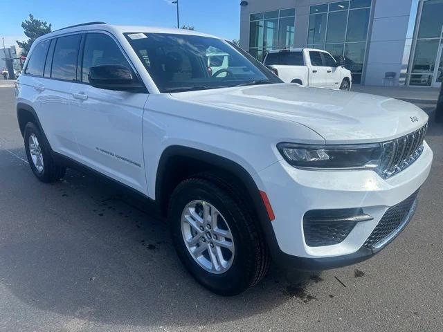 2025 Jeep Grand Cherokee GRAND CHEROKEE LAREDO 4X4